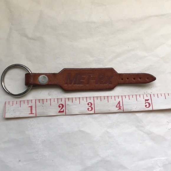 MET-RX tan leather weightlifting belt keychain - Picture 7 of 7